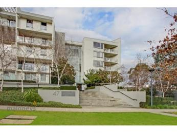 Executive Lakeside Living