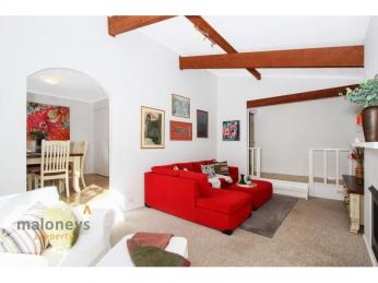 Perfect family haven – Sunshine & Gardens awaits!