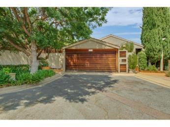 “ THE ENTERTAINER”