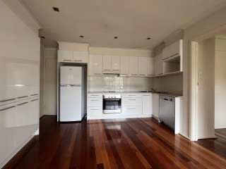 Cosy Unit in Red Hill