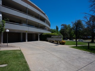 Stylish Fully Furnished Top-Floor Apartment in Kingston