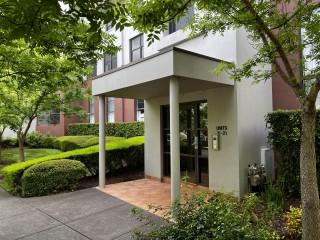 Spacious Ground Floor Apartment in Prime Garran Location