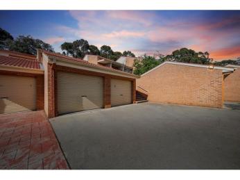 Convenient Single-Level Living Close to Woden and Canberra Hospital