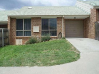 Freshly Painted Townhouse with Brand New Carpets