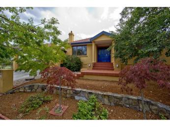 Superb Location and Outstanding Family Home!