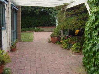 Light-Filled Townhouse in Prime Location