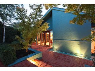 Spacious solar passive design