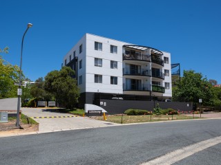 Central 2-Bedroom Belconnen Living
