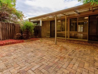 Modern Townhouse in Quiet, Convenient Location