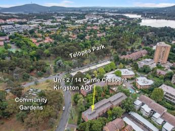 Light-filled Executive Townhouse!