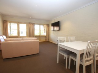 Modern Furnished Apartment Minutes from the City Centre