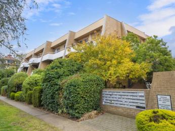 Private Oasis in the Heart of Kingston Village