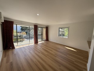 Light-Filled Two-Bedroom Unit in Lyneham close to the Light Rail
