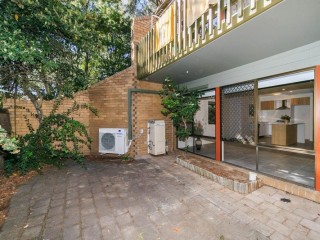 Renovated Ground Floor Apartment in Prime Lyneham Location