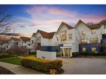 Top Floor & A Garden View @ 
